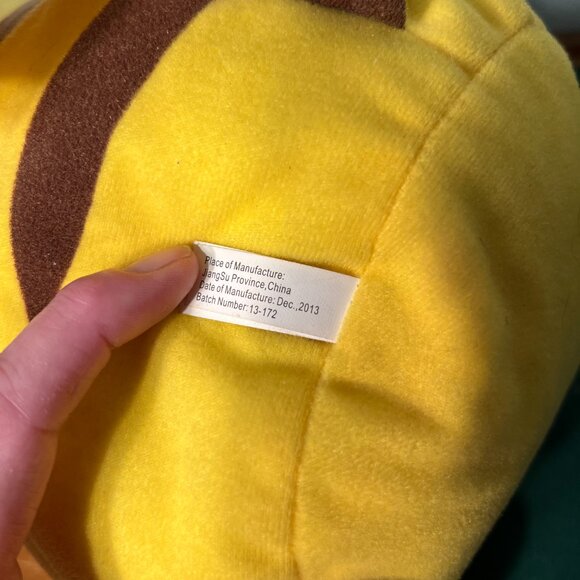 Pokemon Vintage (2013) Pikachu 14 Inch Plush Toy - Picture 10 of 10